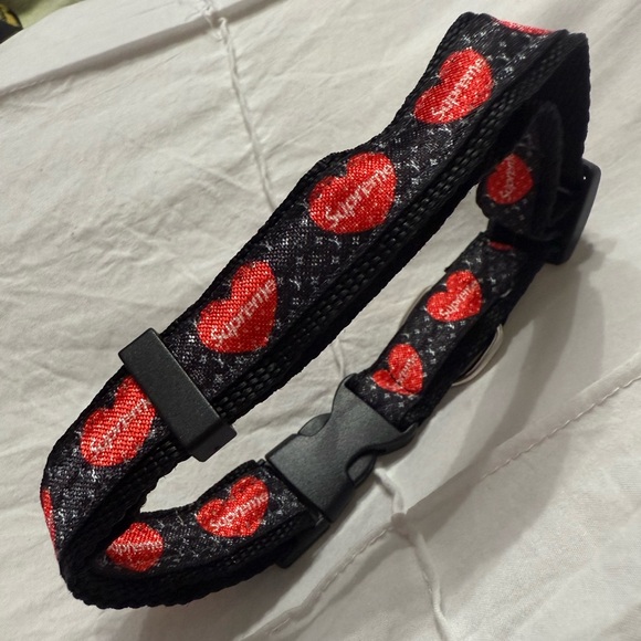 Supreme heart love dog collar sized medium luxury fashion hip hop nyc style luxe - Picture 5 of 5